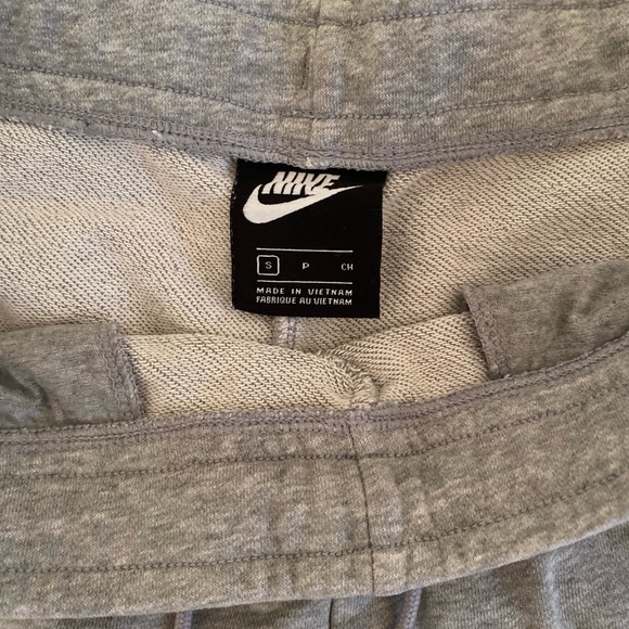 Nike grey jogging shorts - Picture 6 of 6